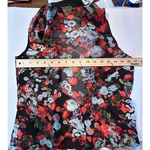 BCBG Shear Floral Sleeveless V-Neck Button Up Blouse Or Micro Mini Size XS - Picture 15 of 16